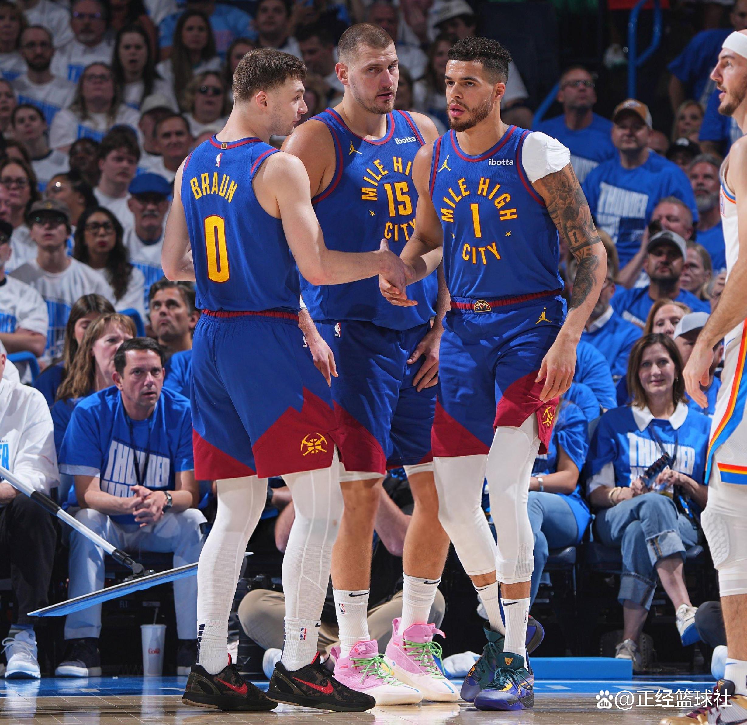 霍勒迪式的 霍勒迪式的